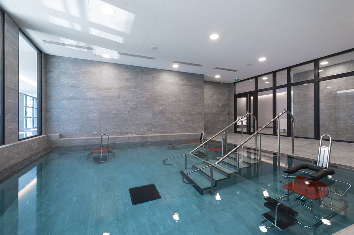 bassin d'aquaforme Grand Spa Thermal de Brides-les-Bains bassin d'aquaforme Grand Spa Thermal de Brides-les-Bains