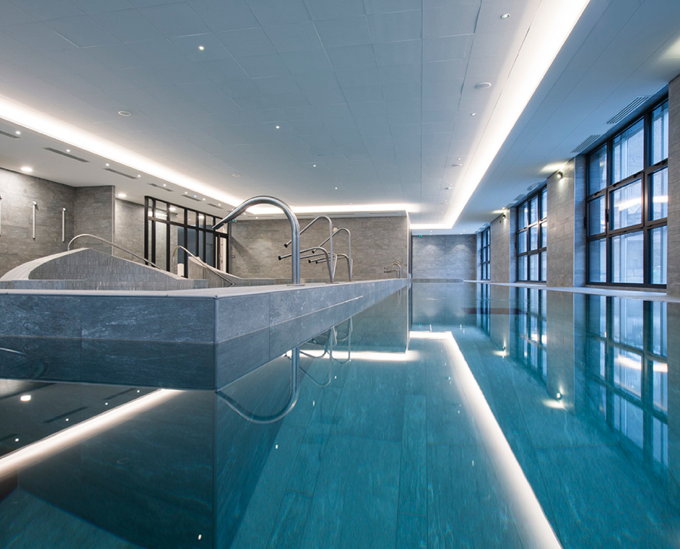 espace aquatique du Grand Spa Thermal de Brides-les-Bains espace aquatique du Grand Spa Thermal de Brides-les-Bains